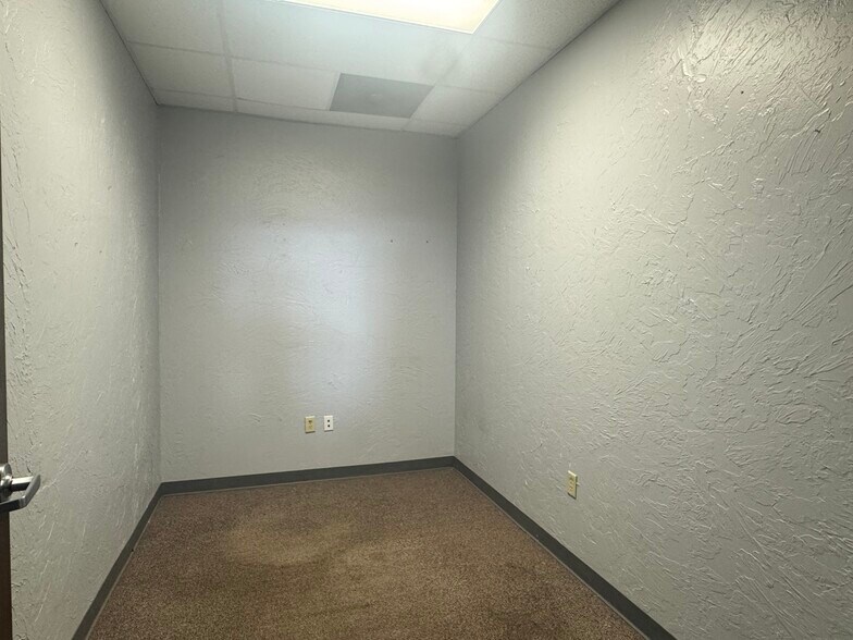 More Photos Of 3401 N May Ave, Oklahoma City Storefront For Sale