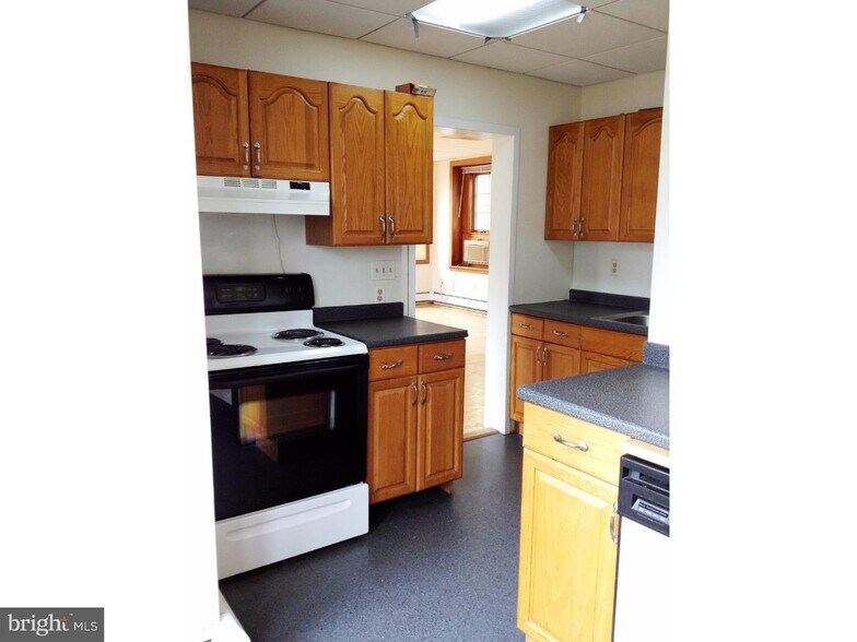 More Photos Of 18 W Evergreen Ave, Philadelphia Office Residential For Sale