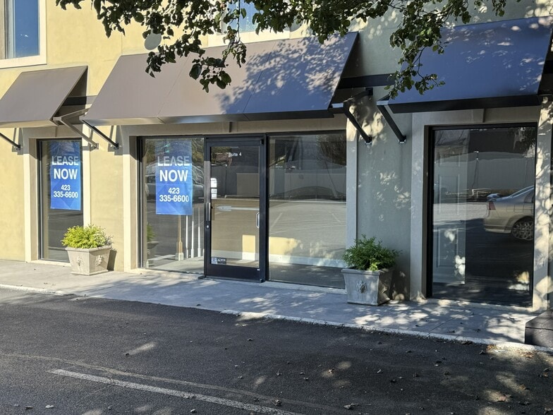 Primary Photo Of 817 W Walnut St, Johnson City Storefront For Lease