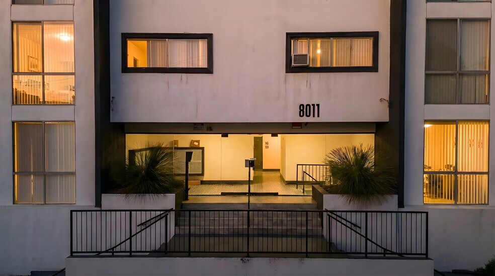More Photos Of 8011 Romaine St, Los Angeles Apartments For Sale