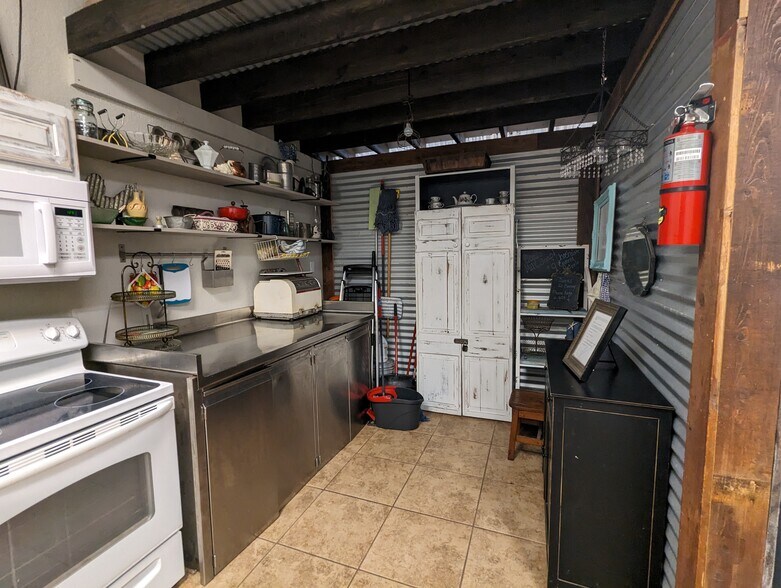 More Photos Of 11261 Highway 12, Orange Freestanding For Sale