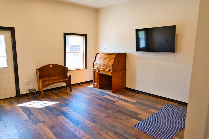 More Photos Of 5984 W South Range Rd, Salem Service For Sale