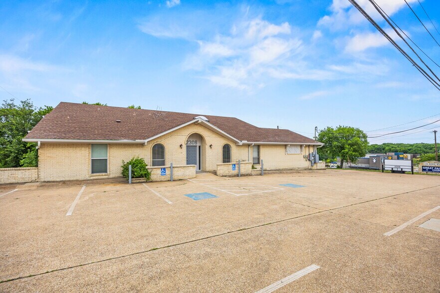 More Photos Of 2306 Ridge Rd, Rockwall Medical For Sale