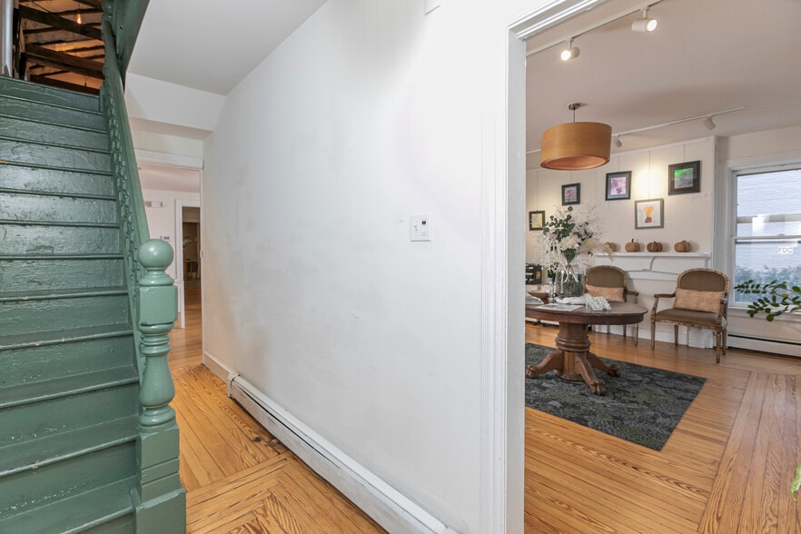 More Photos Of 67 Bridge St, Lambertville Storefront For Sale