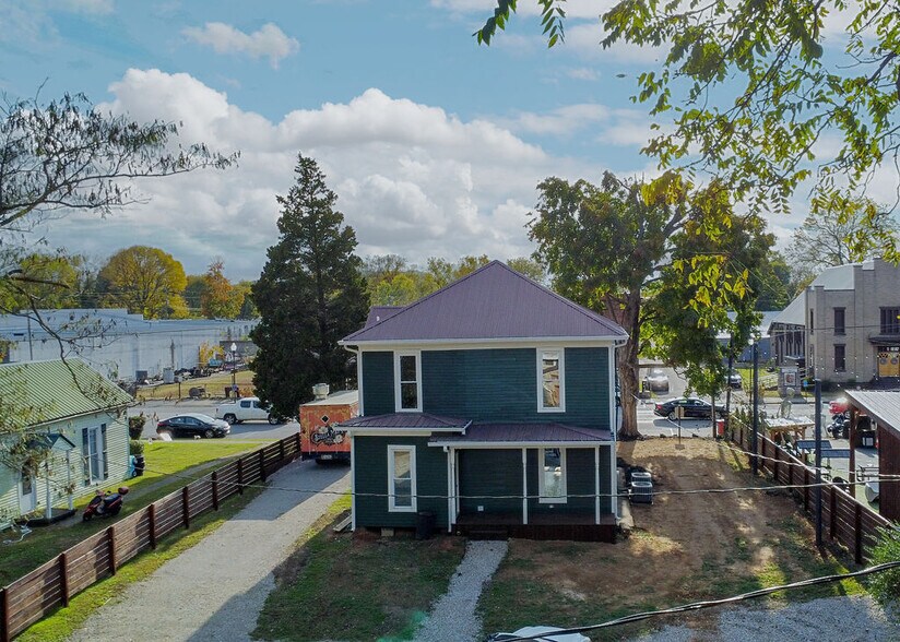 More Photos Of 205 Broadway St, Cave City Office Residential For Sale