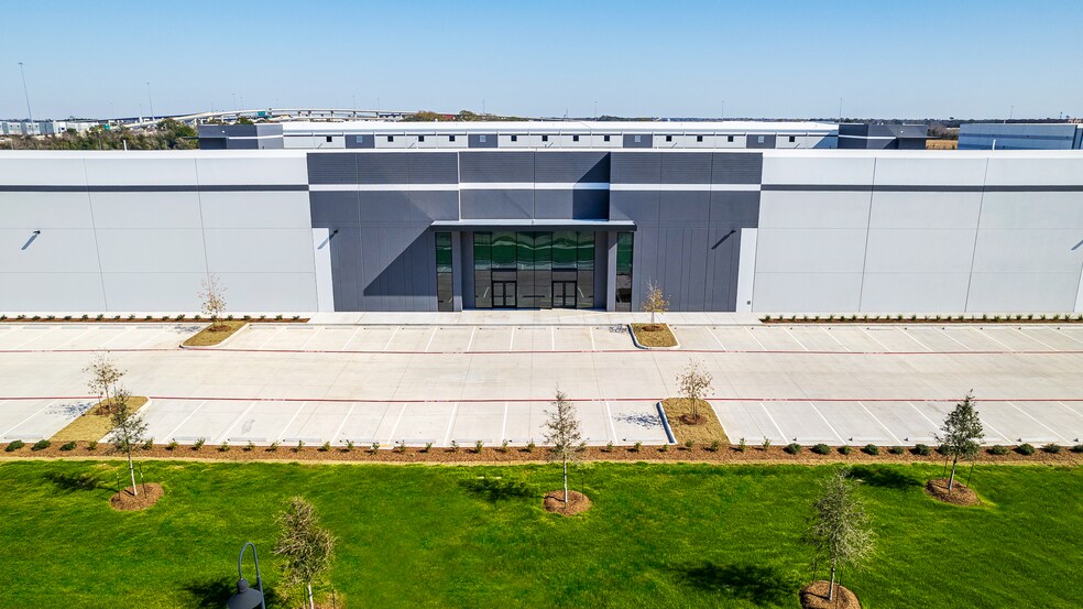 More Photos Of 14621 Kirby Dr, Pearland Unknown For Lease