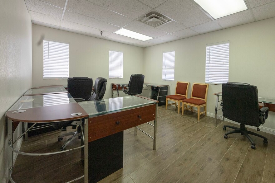 More Photos Of 5430 W Sahara Ave, Las Vegas Office For Lease