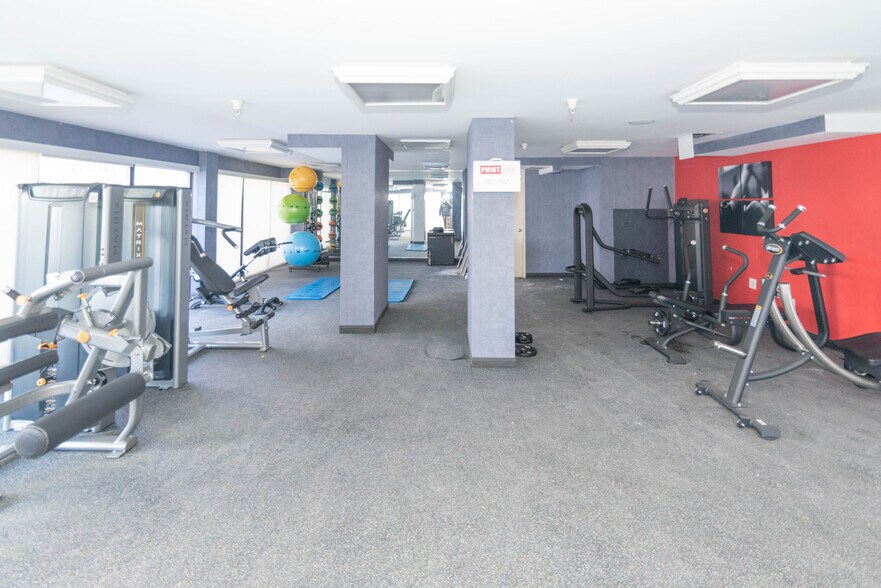 More Photos Of 101 W Fayette St, Baltimore Apartments For Sale