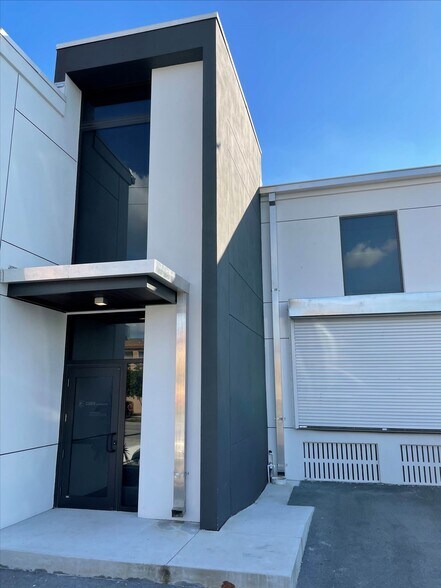 More Photos Of 5575 NW 36th St, Miami Loft Creative Space For Lease