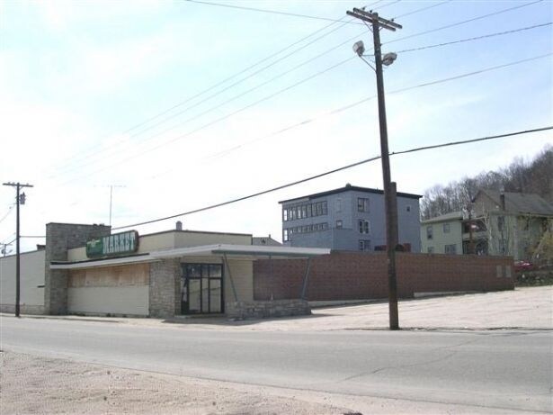 823 MAIN ST  