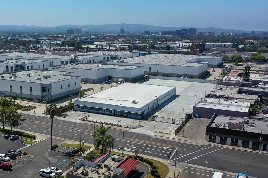 Primary Photo Of 620 E Dyer Rd, Santa Ana Warehouse For Sale