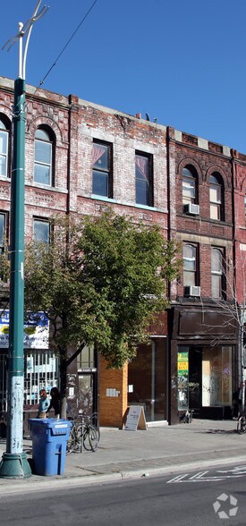 Primary Photo Of 435 Spadina Ave, Toronto Storefront Retail Residential For Lease