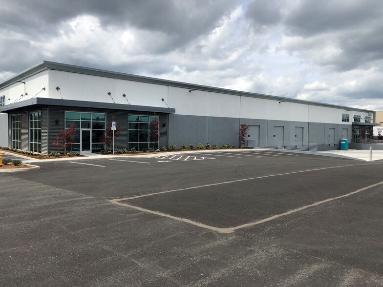 More Photos Of 10750 SW Denney Rd, Beaverton Warehouse For Lease