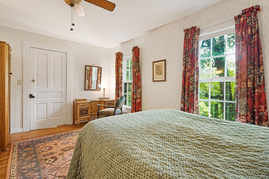 More Photos Of 1186 Old Us Hwy 70 W, Black Mountain Hospitality For Sale