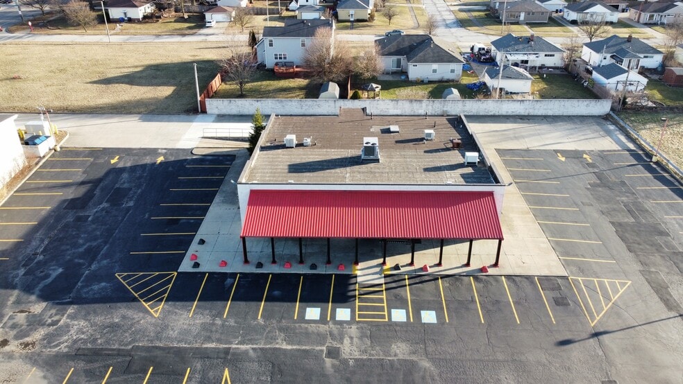 More Photos Of 13425 Snow Rd, Brook Park Freestanding For Lease