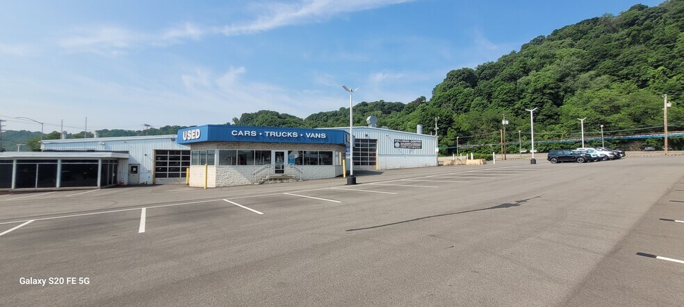 Primary Photo Of 201 7th Ave, Beaver Falls General Retail For Lease