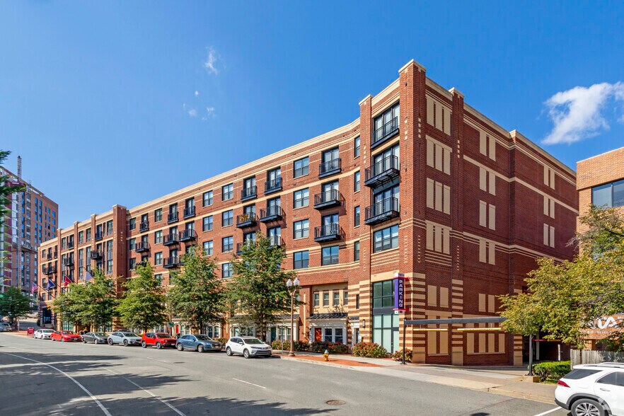 Primary Photo Of 1919 Clarendon Blvd, Arlington Apartments For Lease