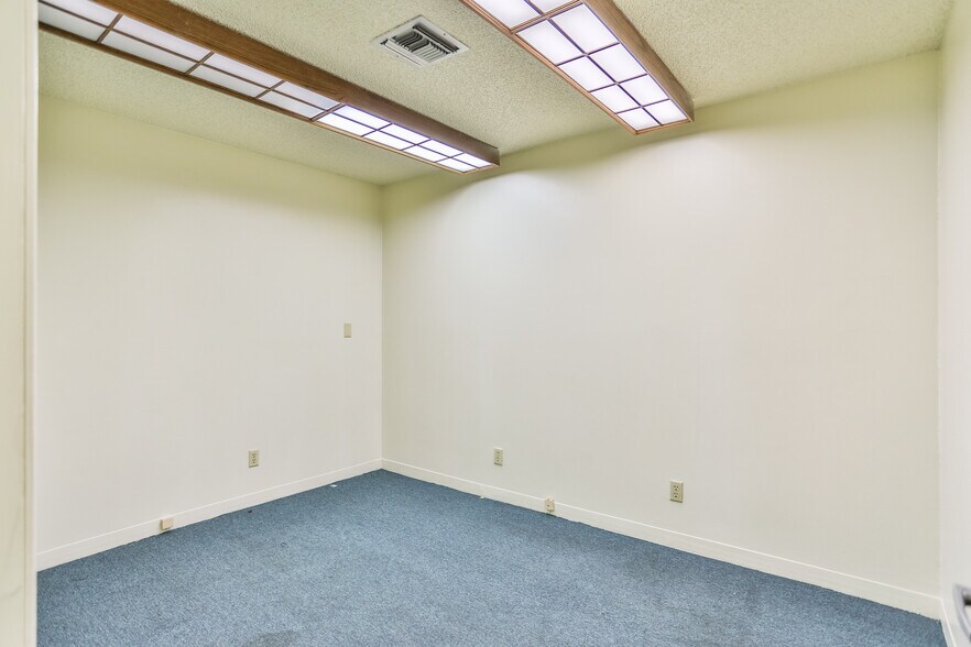 More Photos Of 2921 El Camino Ave, Sacramento Medical For Lease