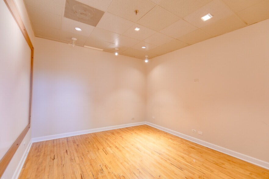 More Photos Of 1000 N Halsted St, Chicago Loft Creative Space For Lease