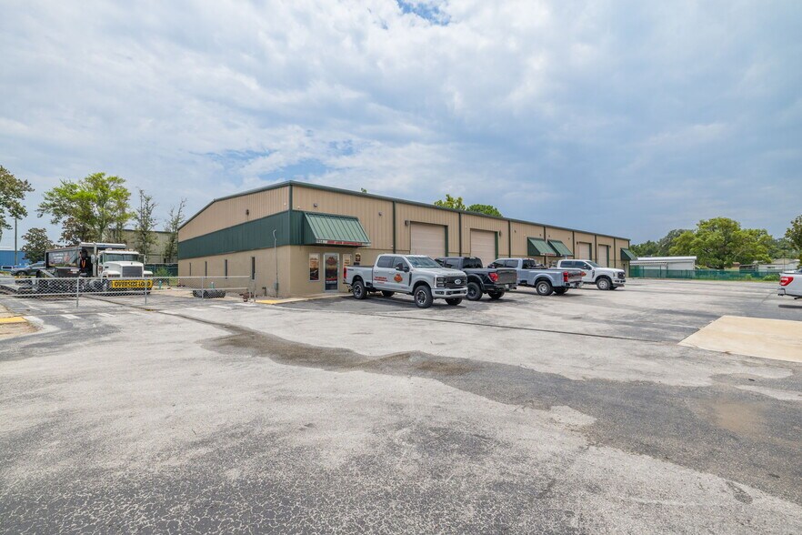 More Photos Of 9914 State Road 52, Hudson Warehouse For Sale