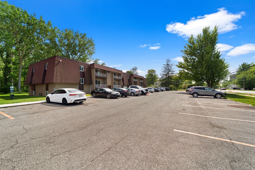 More Photos Of 5216 E Lake Rd, Sheffield Lake Apartments For Sale