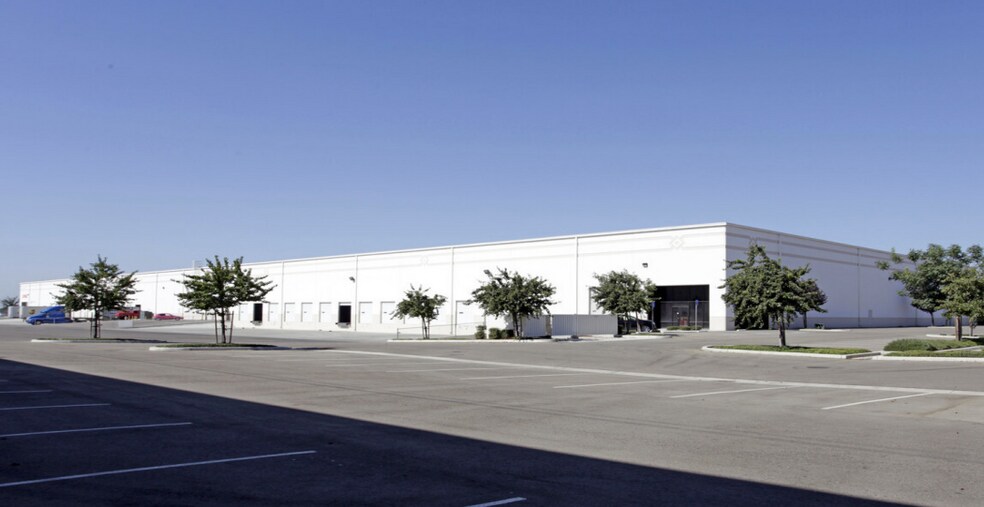 More Photos Of 9860 Ferguson Ave, Visalia Distribution For Lease