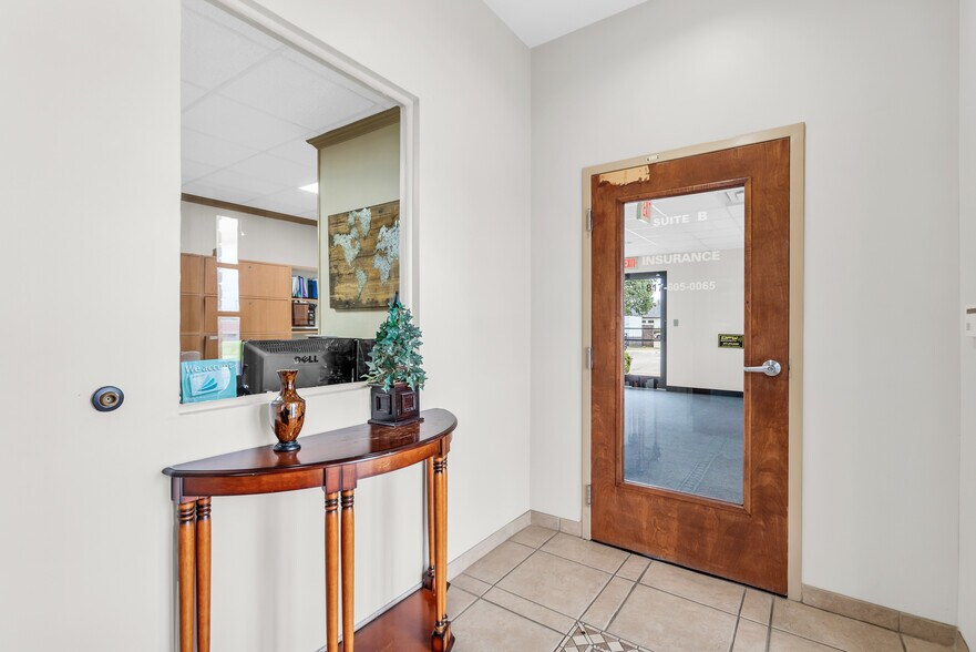 More Photos Of 1801 Precinct Line Rd, Hurst Medical For Lease