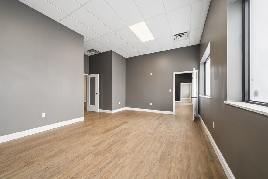 More Photos Of 4491 School Rd S, Export Freestanding For Sale