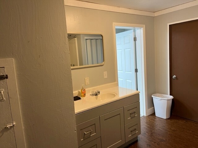 More Photos Of 915 Curtis St, Monroe Distribution For Lease