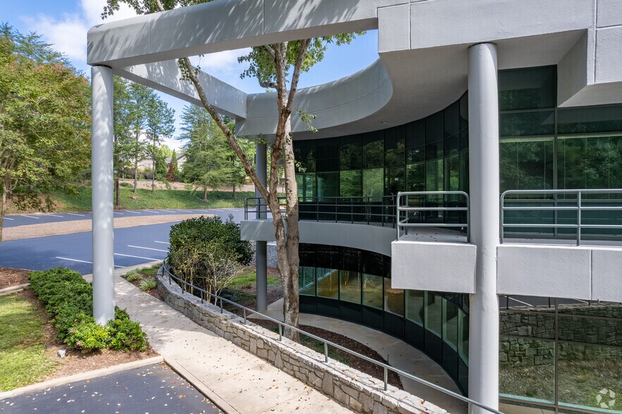 More Photos Of 680 Engineering Dr, Peachtree Corners Research And Development For Lease