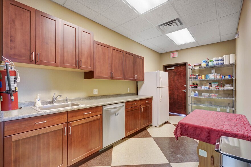 More Photos Of 3210 E Woodmen Rd, Colorado Springs Medical For Sale