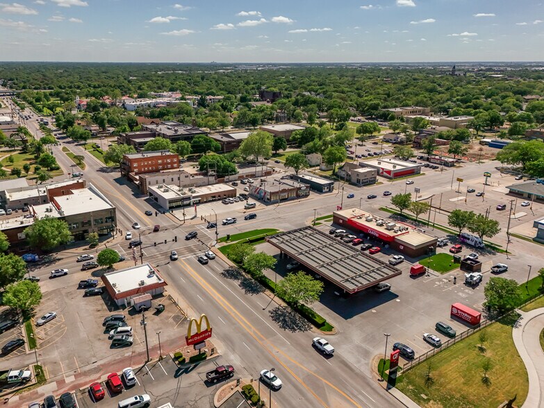More Photos Of 1115 W Douglas Ave, Wichita Storefront For Sale