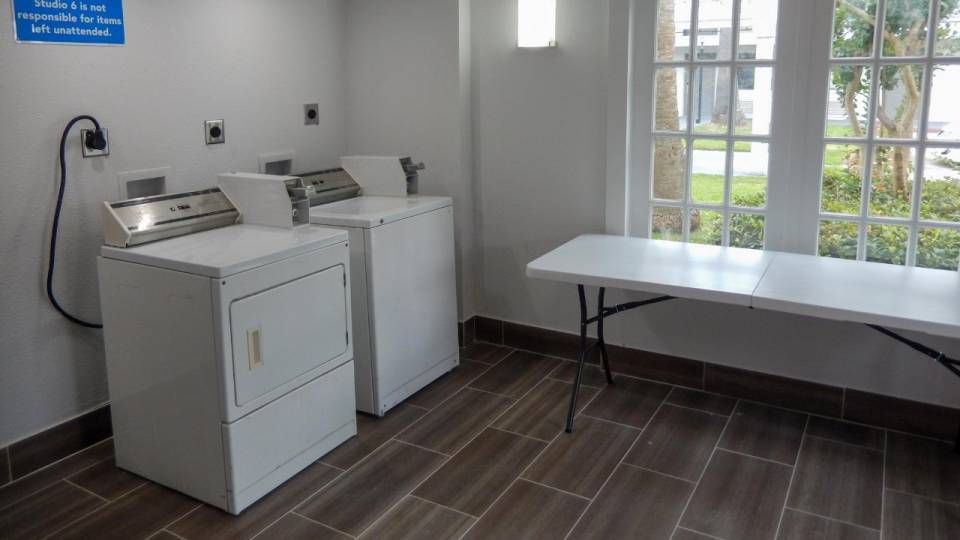 More Photos Of 6 N Sam Houston Pky E, Houston Hotel For Sale