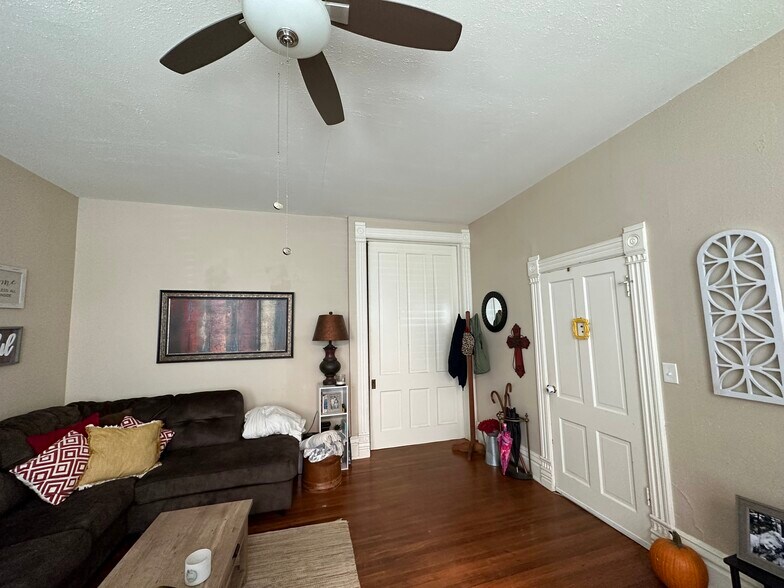 More Photos Of 915 E 5th St, Texarkana Apartments For Sale