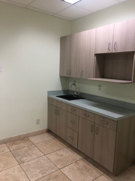 More Photos Of 316 W Pike St, Lawrenceville Medical For Lease