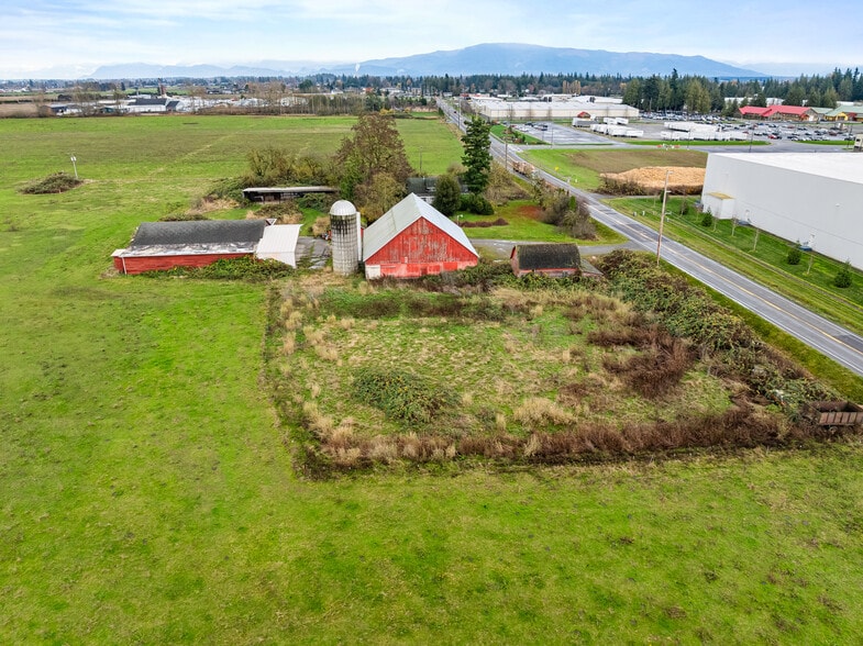 More Photos Of 2108 Main St, Lynden Land For Sale