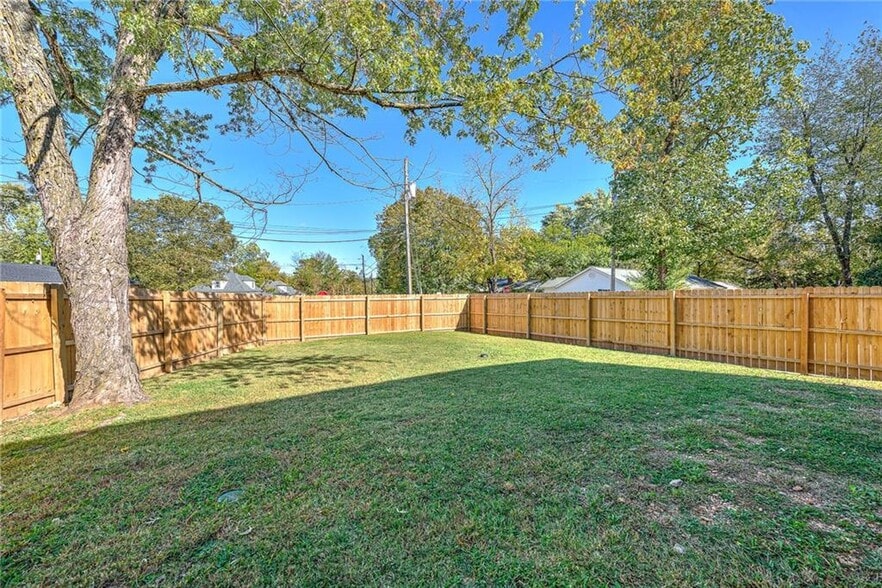 More Photos Of 510 E Madison Ave, Berryville Religious Facility For Sale