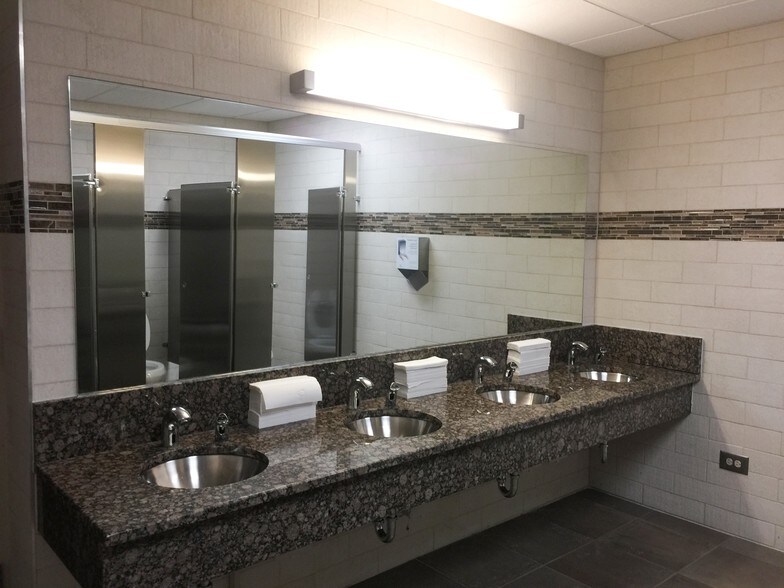 More Photos Of 30 Perimeter Park Dr, Atlanta Office For Lease