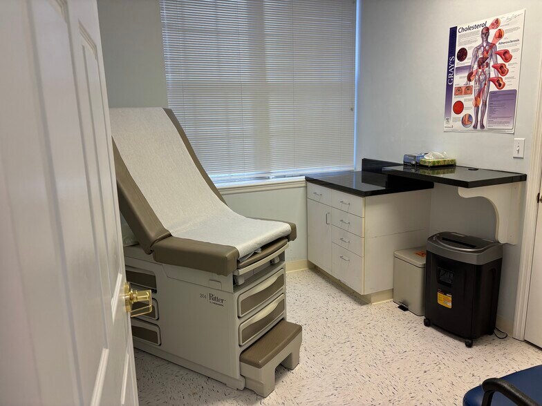 More Photos Of 3606 Maclay Blvd S, Tallahassee Medical For Lease