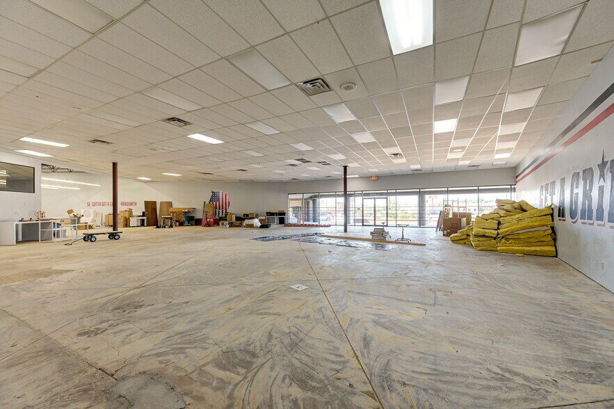 More Photos Of 6909 W Hefner Rd, Oklahoma City General Retail For Lease