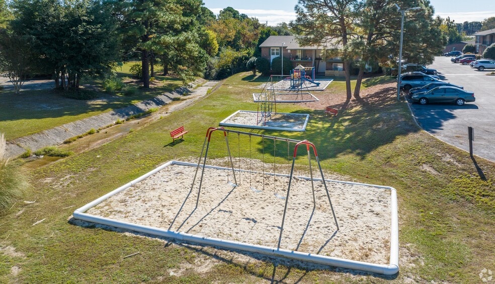More Photos Of 29 Briar Cir, Fayetteville Apartments For Sale