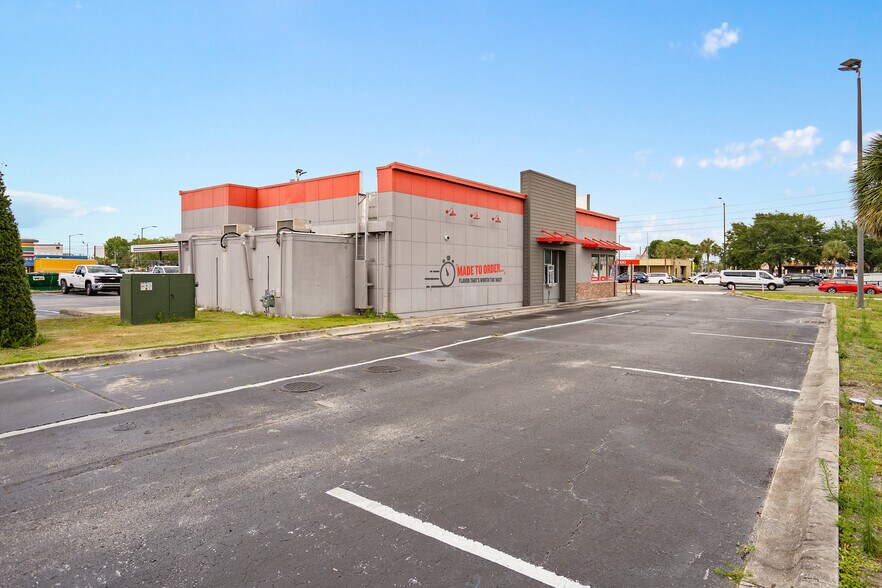 More Photos Of 3250 W Vine St, Kissimmee General Retail For Sale