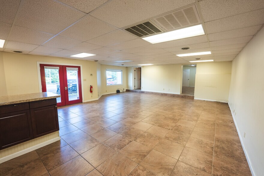 More Photos Of 690 N Franklin St, Christiansburg Office For Sale