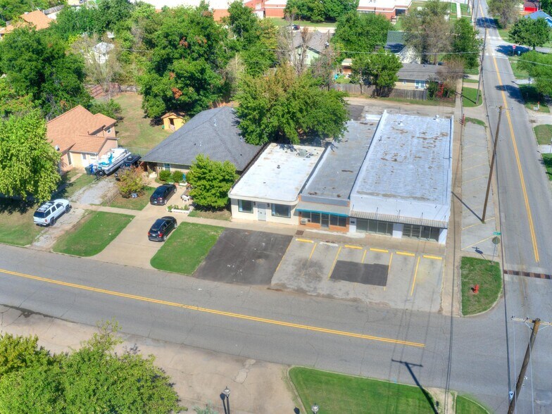 More Photos Of 527 E Main St, Norman Storefront For Lease