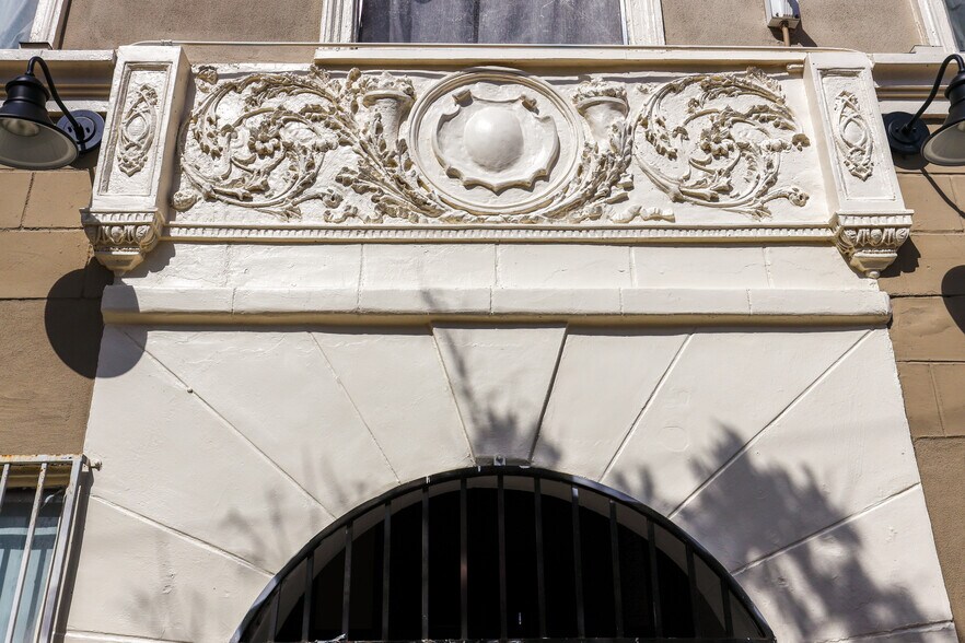 More Photos Of 2153-2173 W Washington Blvd, Los Angeles Storefront Retail Residential For Lease