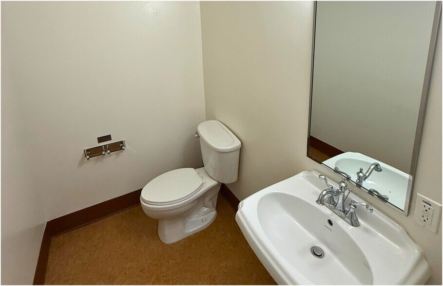 More Photos Of 7817 Herschel Ave, La Jolla Medical For Lease