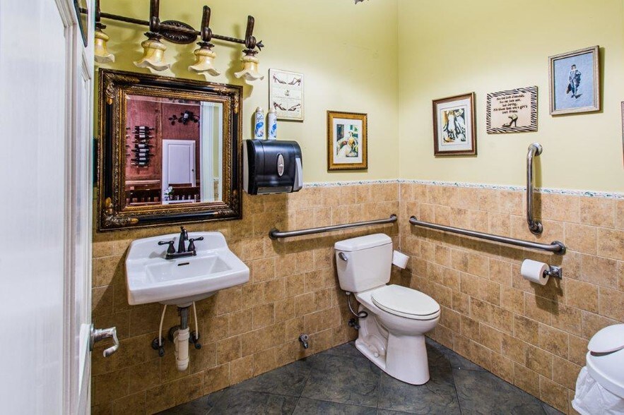 More Photos Of 183 S Main St, Russellville Restaurant For Sale