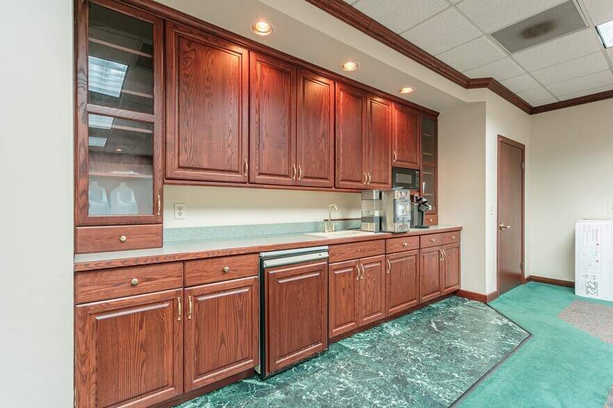 More Photos Of 300 Buell Rd, Rochester Loft Creative Space For Sale