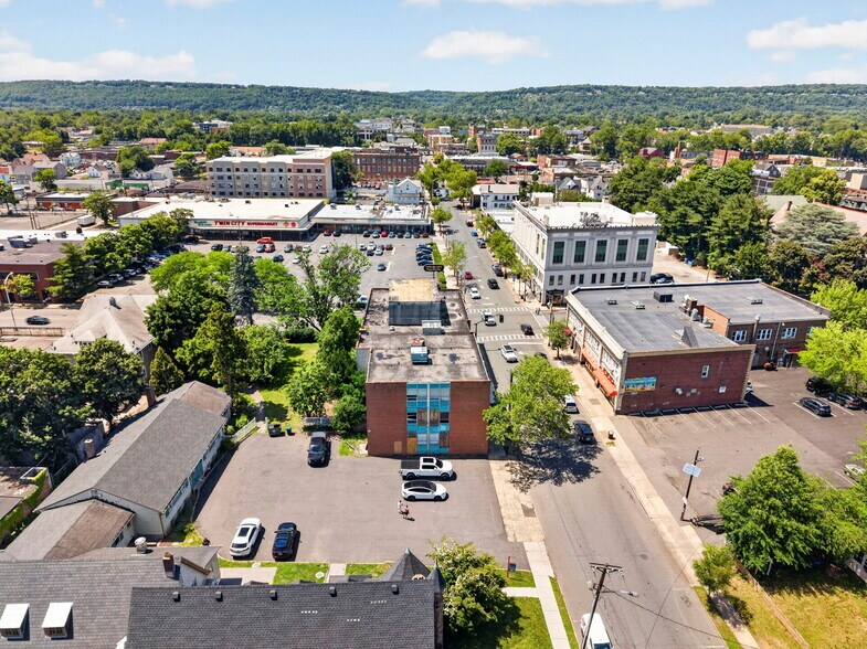 More Photos Of 700 Park Ave, Plainfield Office For Sale