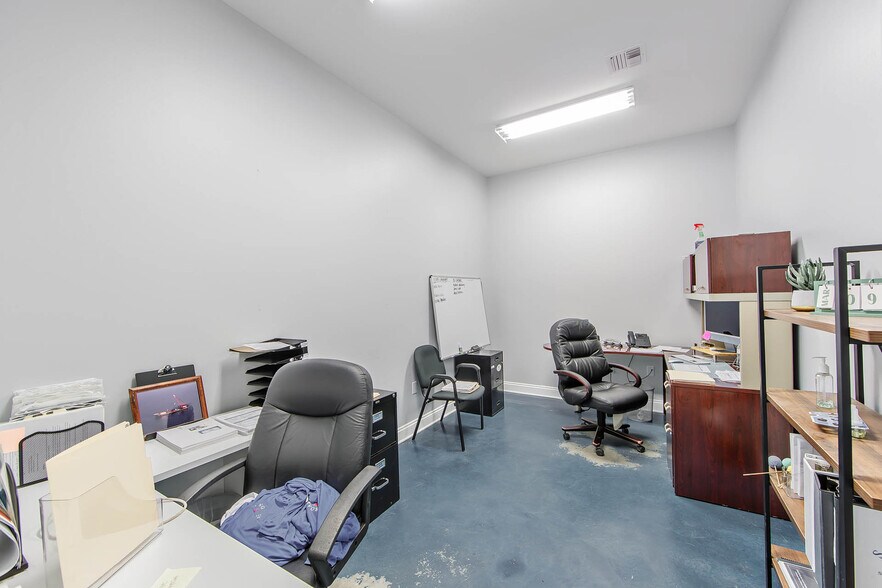 More Photos Of 6813 Bayou Black Dr, Gibson Industrial For Sale